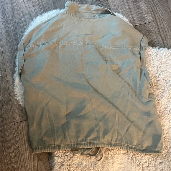 Abercrombie crop top medium - Picture 4 of 4